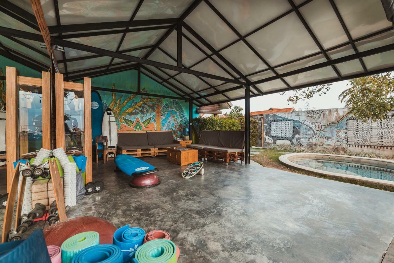 Big Brother Surf Inn Canggu  Exterior photo